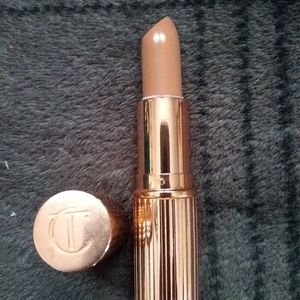 Charlotte tilbury Kissing lipstick